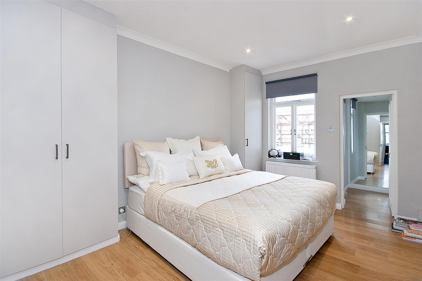 OVINGTON SQUARE, London, SW3