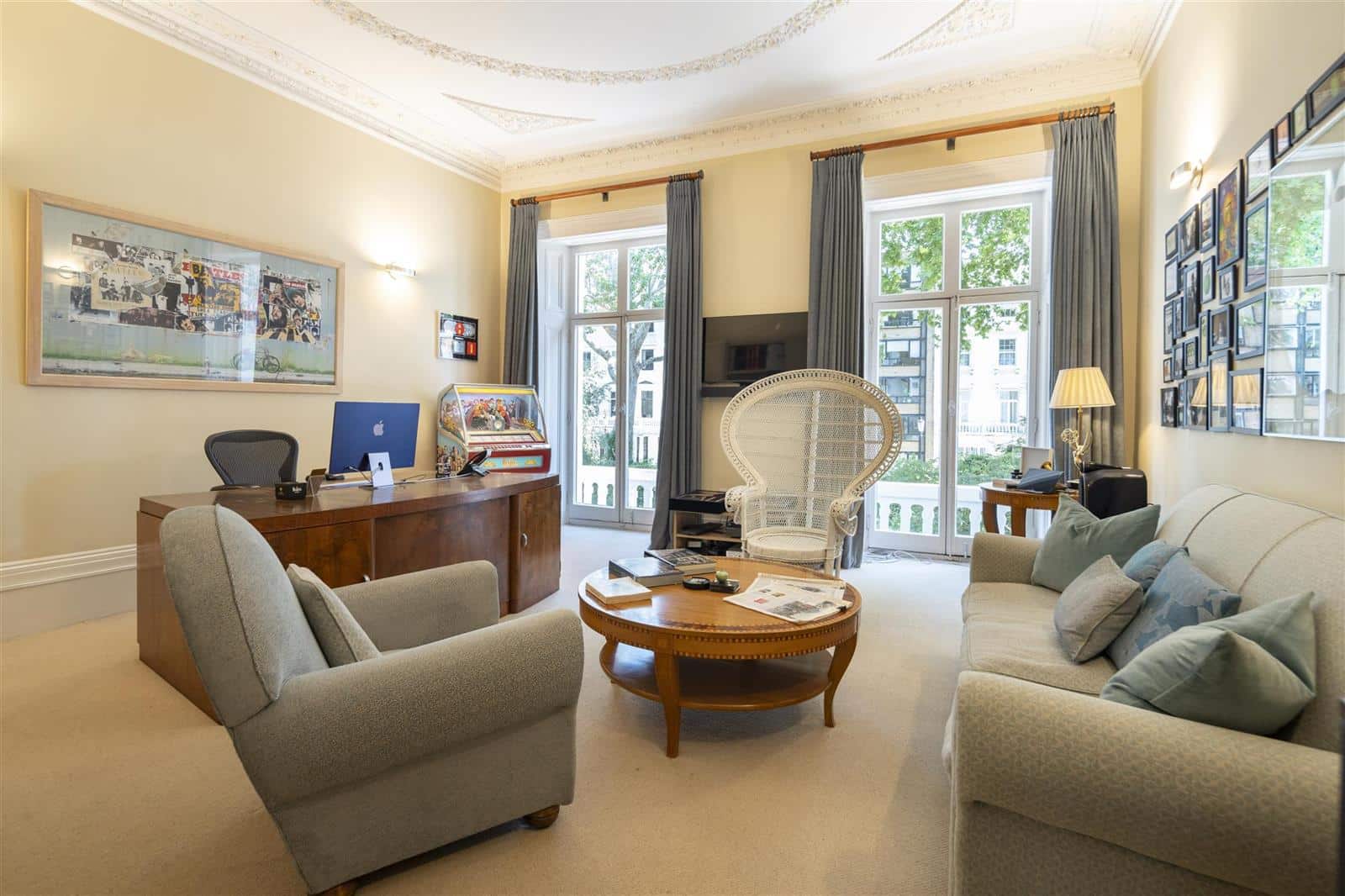 OVINGTON SQUARE, London, SW3