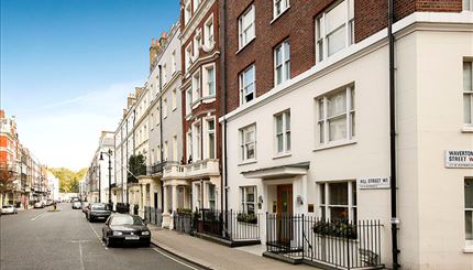 39 HILL STREET, London, W1J