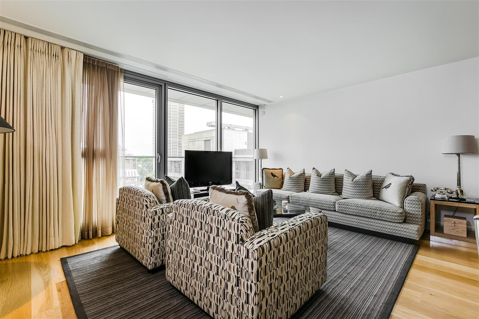 THE KNIGHTSBRIDGE, KNIGHTSBRIDGE, London, SW7
