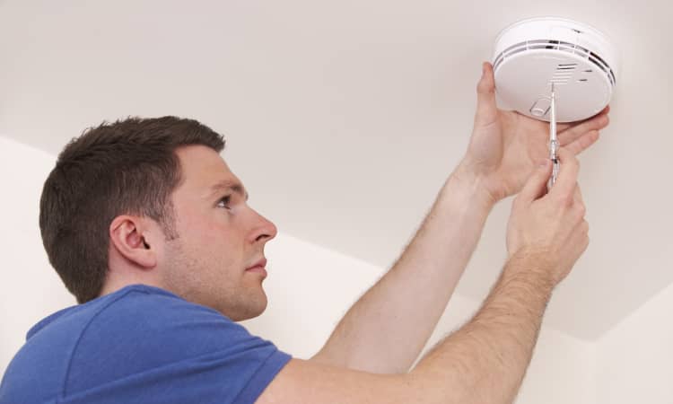 do landlords have to provide carbon monoxide alarms