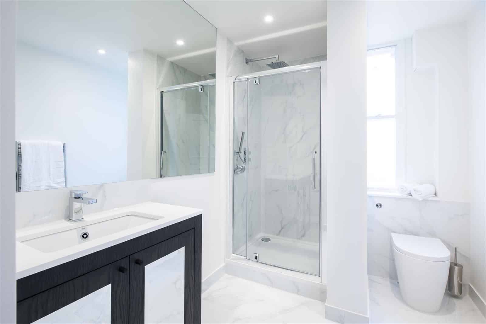 39 HILL STREET, London, W1J